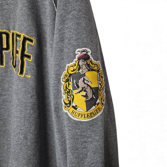 Harry Potter Hufflepuff Sweat Shirt Heather Grey Crest Patch Spell Out 2XL - Picture 2 of 6